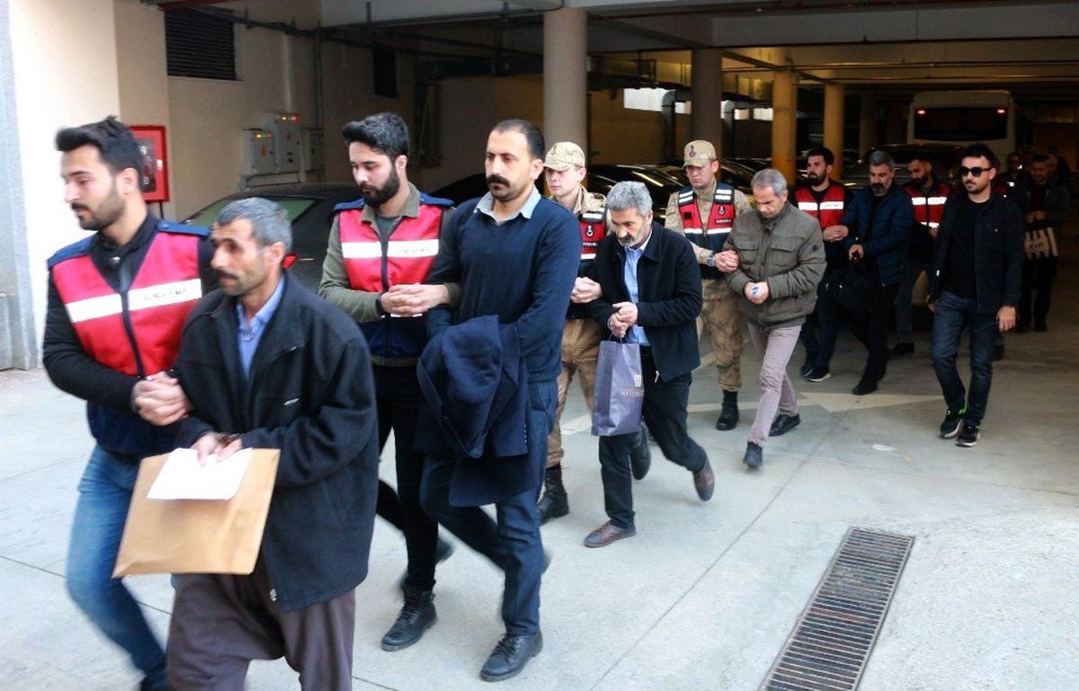 Gözaltına Alınan Hdp\'li Belediye Başkan Adayı Adliyeye Sevk Edildi