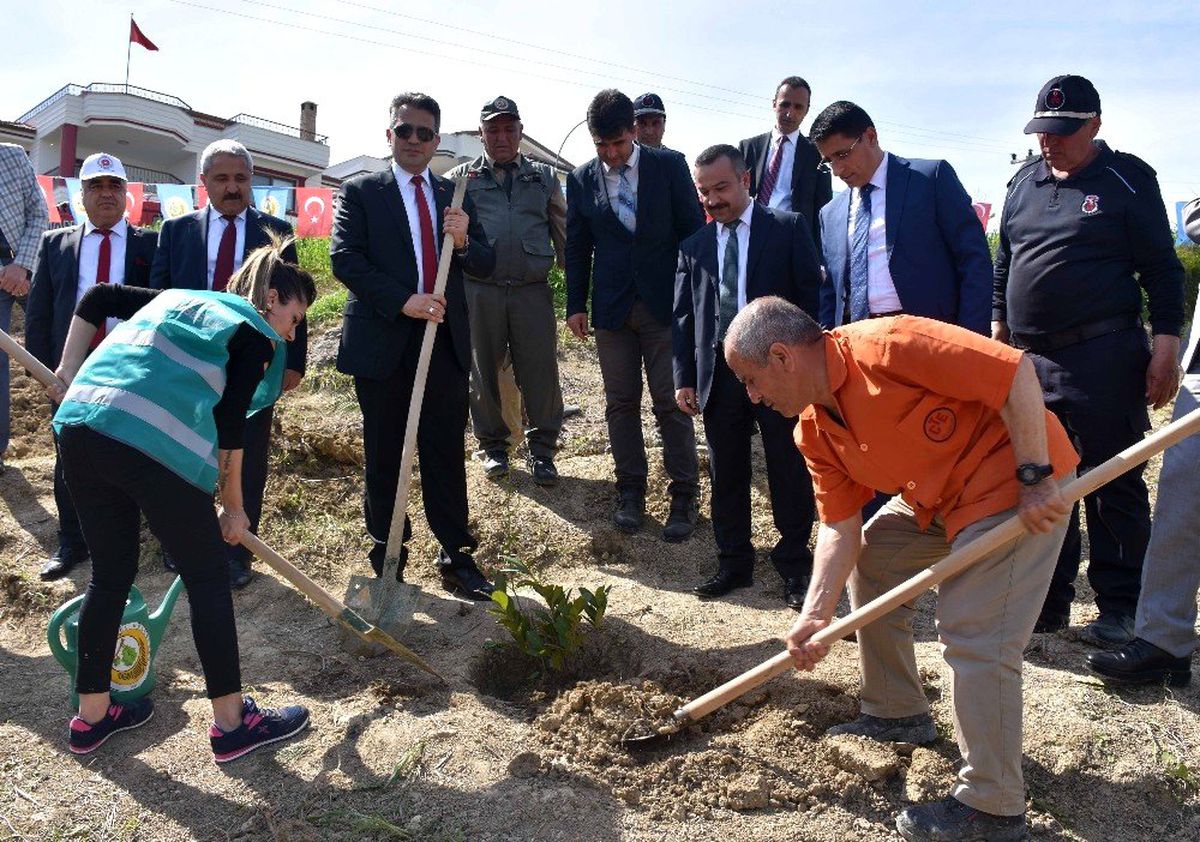 Hükümlülerden Adalet Ormanı\'na 3 Bin Fidan