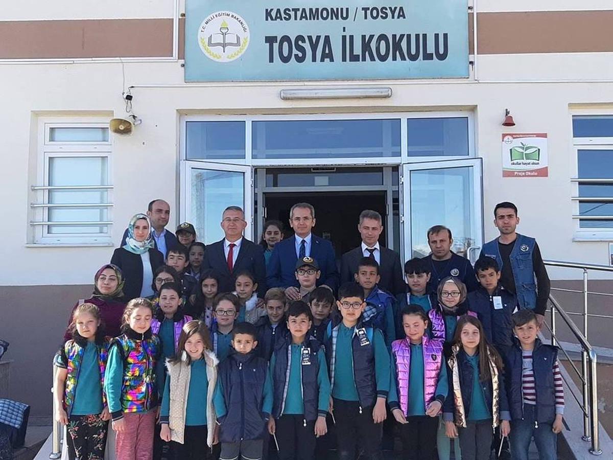İlk Fidan Tosya Kaymakamı Deniz Pişkin\'den
