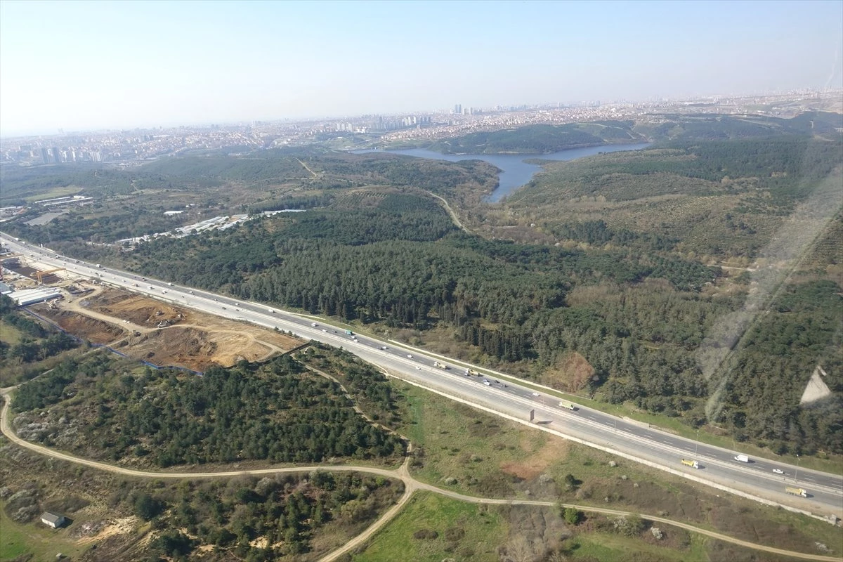 İstanbul\'da Jandarmadan Helikopterle Trafik Denetimi