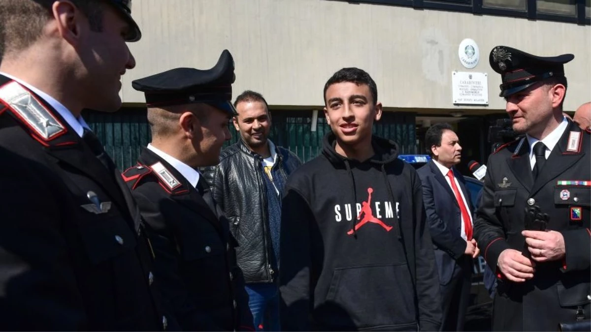 İtalya\'da Kaçırılan Okul Servisindeki \'Kahraman\' Öğrenciye Vatandaşlık Verilmesi Gündemde