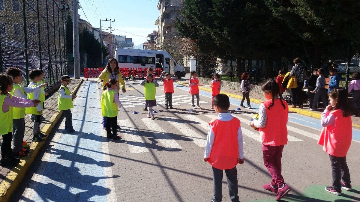 İzmit\'te Oyun Sokağı İlgi Görüyor