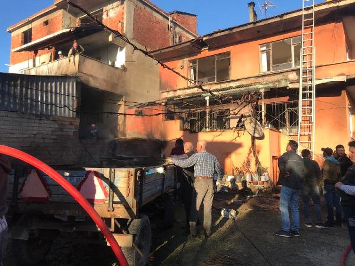 İznik\'te İki Katlı Binada Çıkan Yangın Korkuttu