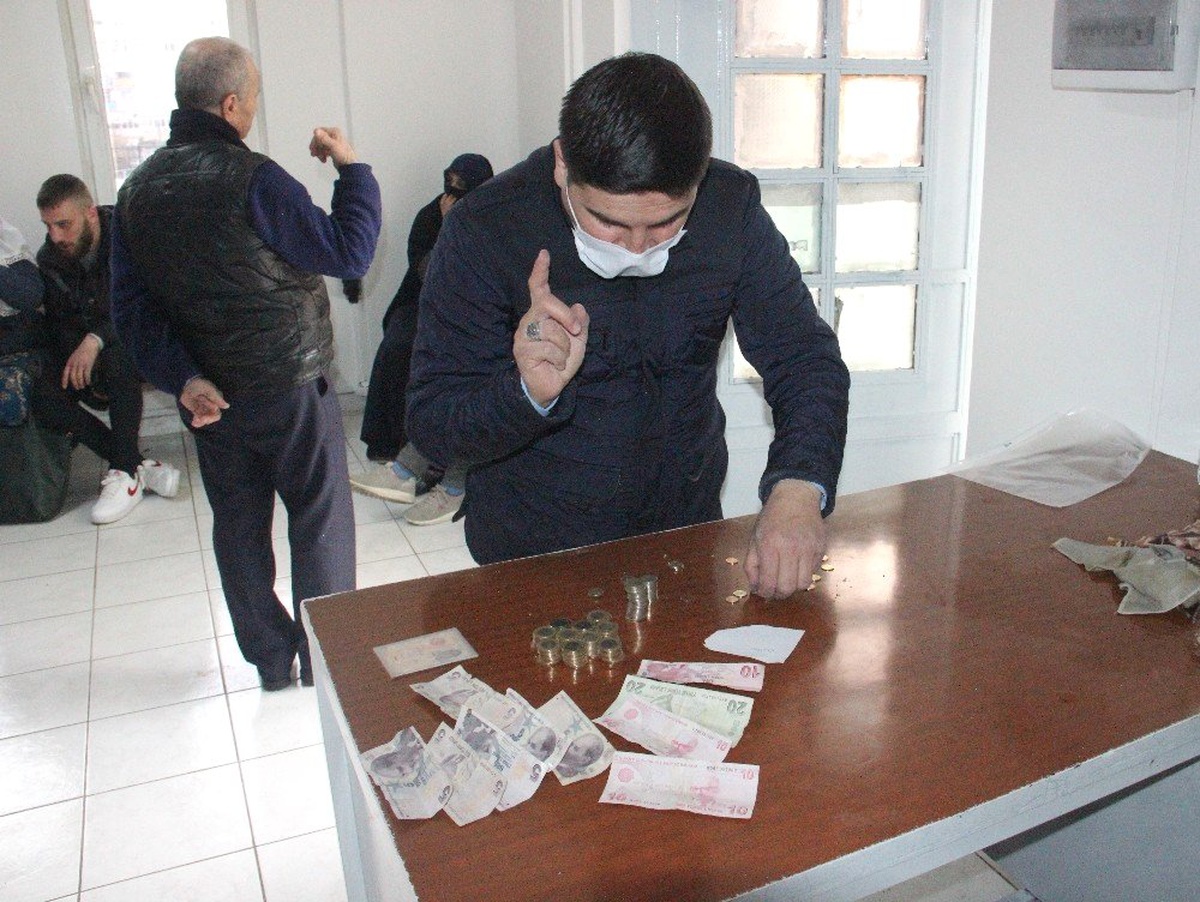 Kadın Dilencinin 3 Saatlik Hasılatı 192 Lira