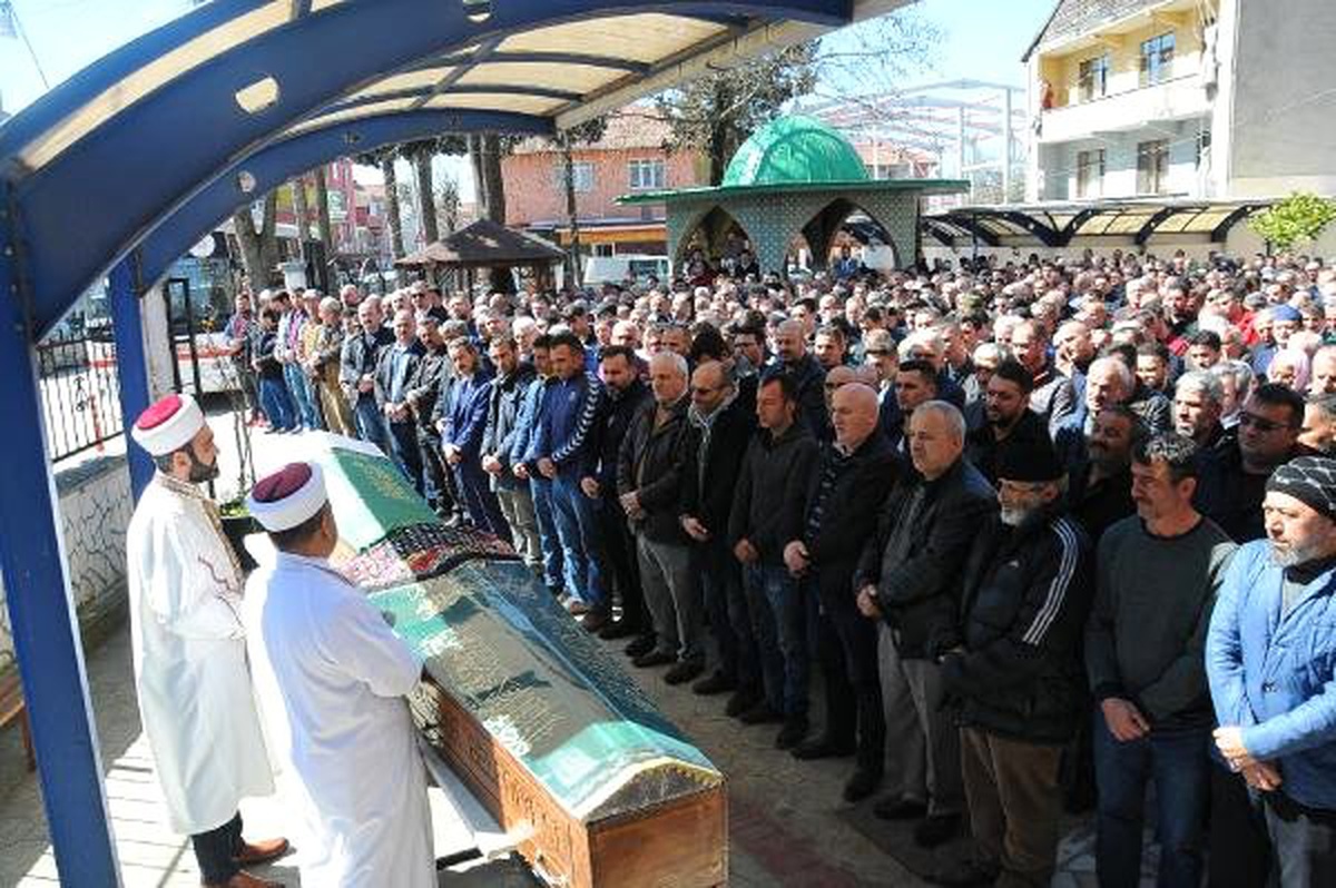Kazada Hayatını Kaybeden Abla ile Kardeşi Toprağa Verildi