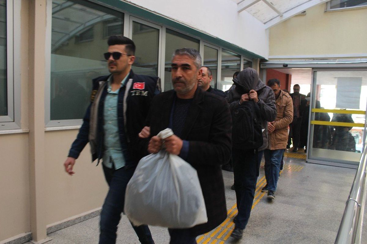 Kocaeli\'deki Terör Operasyonunda Gözaltına Alınan 14 Kişi Adliyeye Sevk Edildi