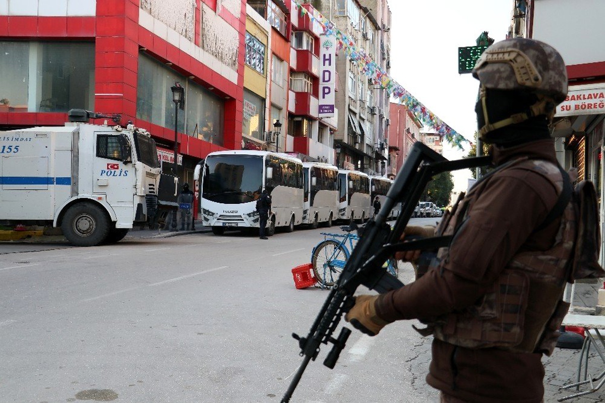 Paralel Mahkeme" Kurup PKK\'ya Para Aktardılar