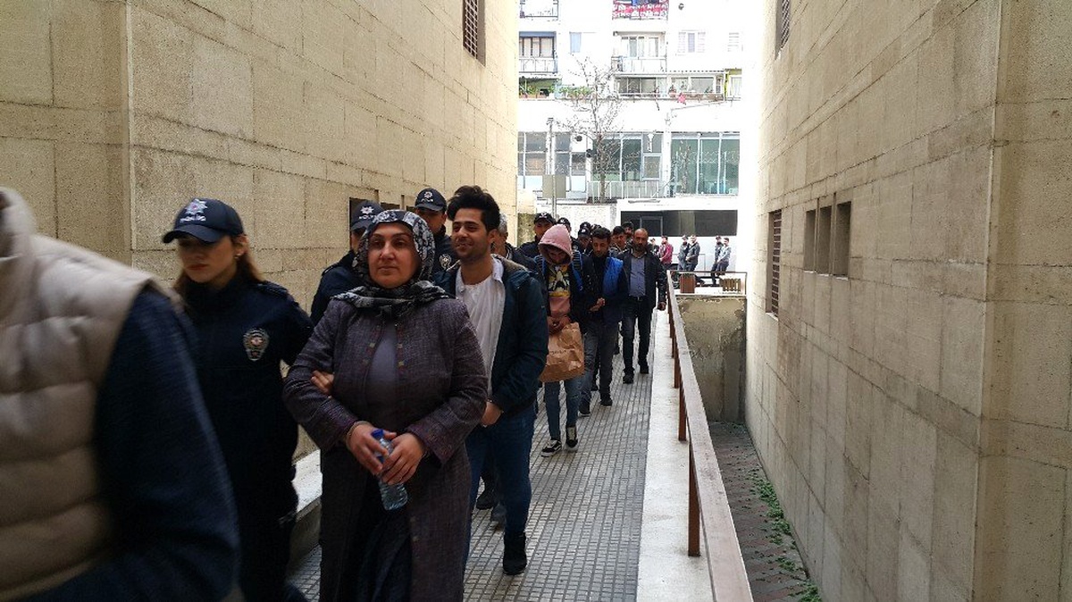 PKK Sempatizanları Adliyeye Sırıtarak Girdi