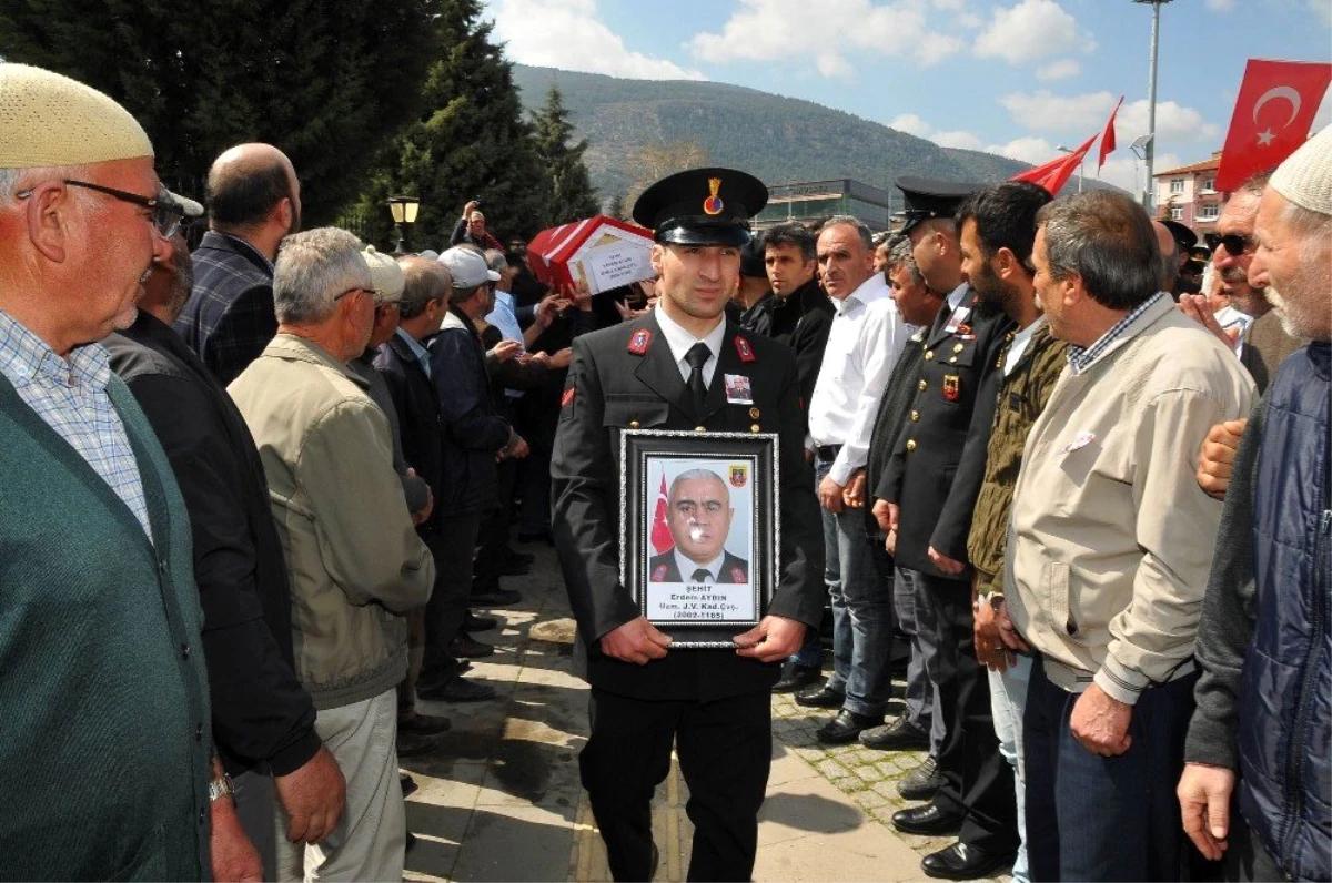 Şehit Jandarma Uzman Çavuş Akşehir\'de Defnedildi