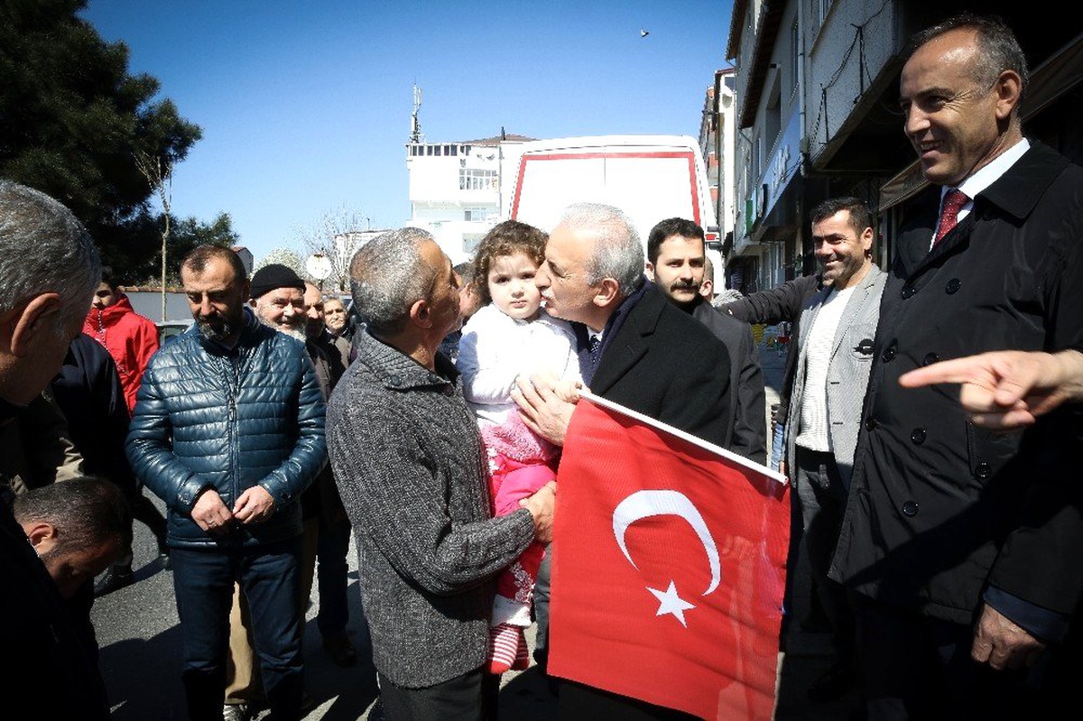Sevgi Yürüyüşü Yapan Yıldırım\'a Büyük İlgi