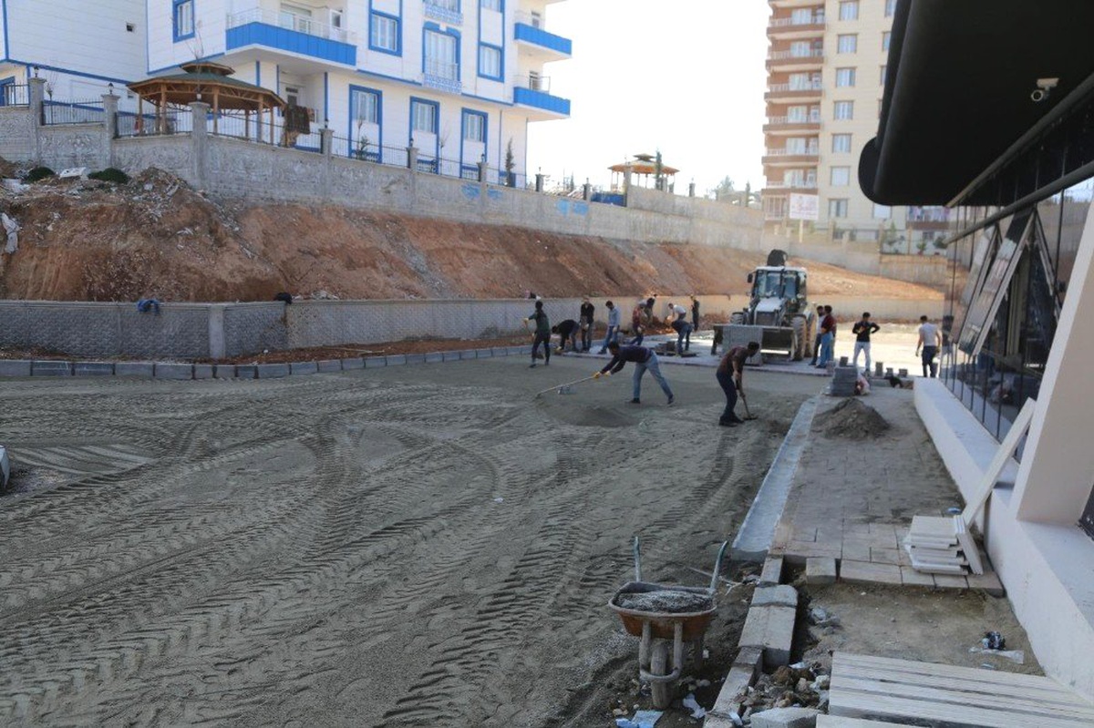 Siirt\'te Kadın Yaşam Merkezinde Çevre Düzenlemesi Çalışmaları Başladı
