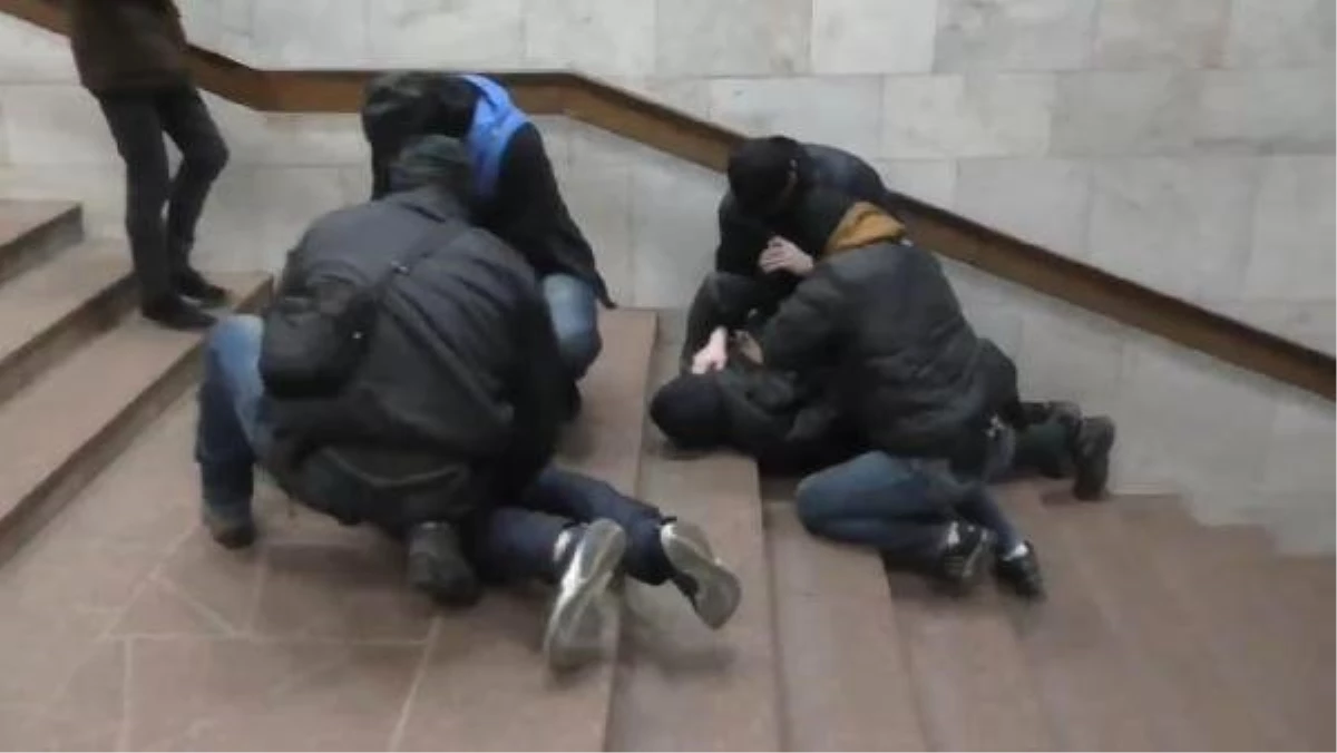 Ukrayna\'da Metroya Bombalı Saldırı Önlendi