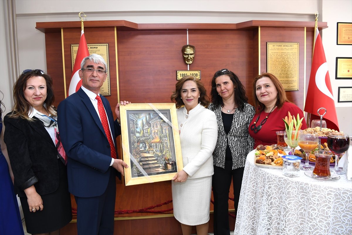 Vali Funda Kocabıyık, Öğrencilerle Fidan Dikti