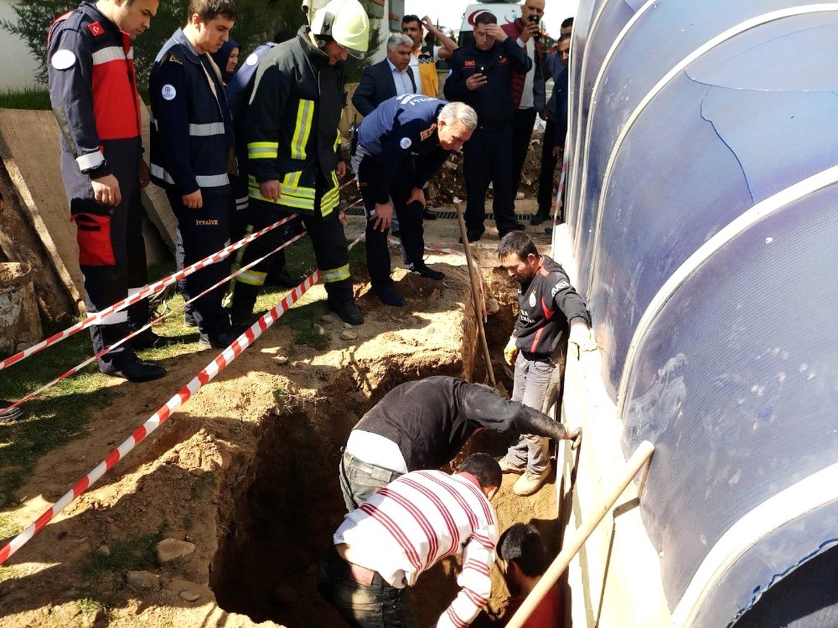 Yabancı Uyruklu İşçi Çöken Otopark İnşaatının Altında Kaldı