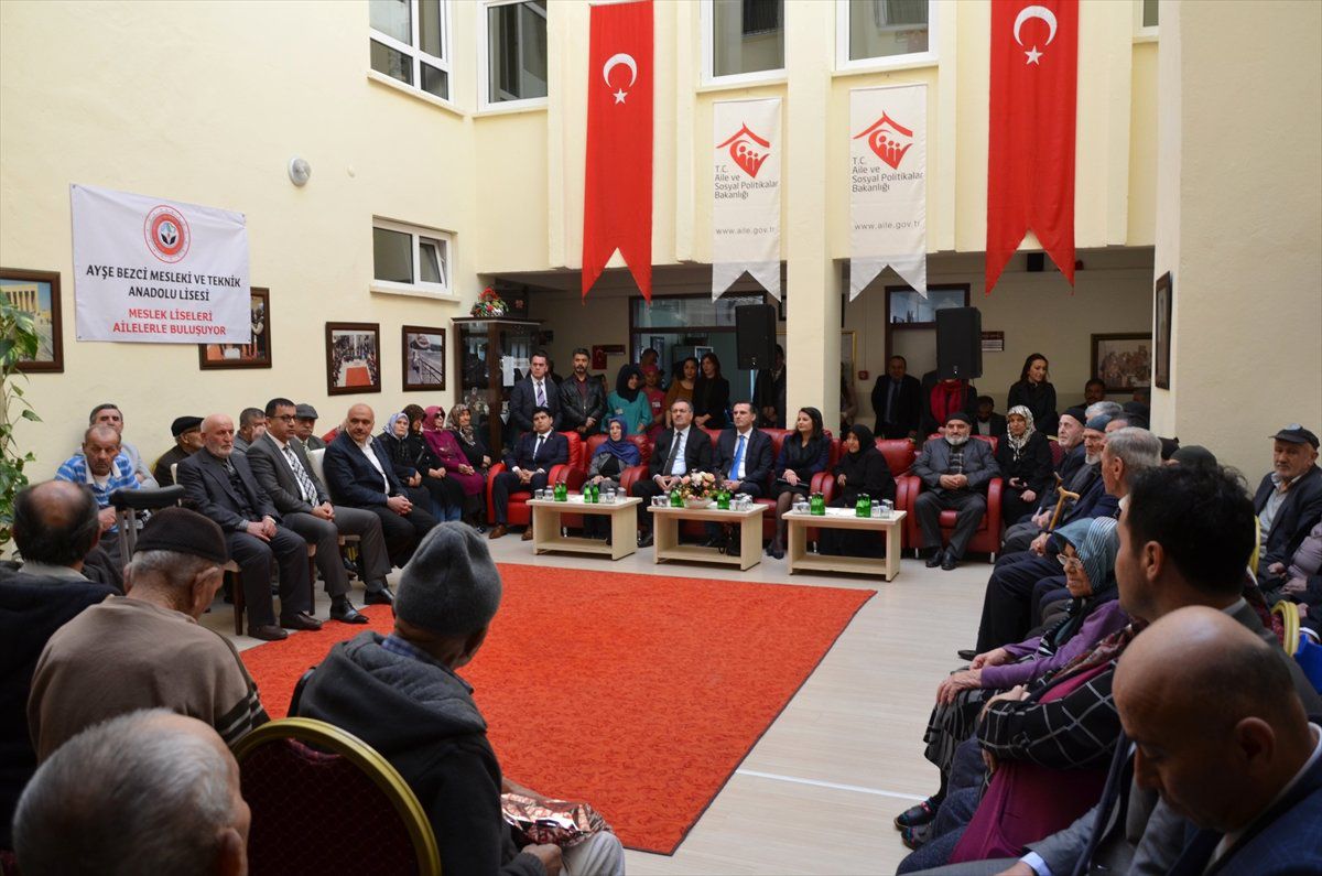 Yaşlılar Haftası