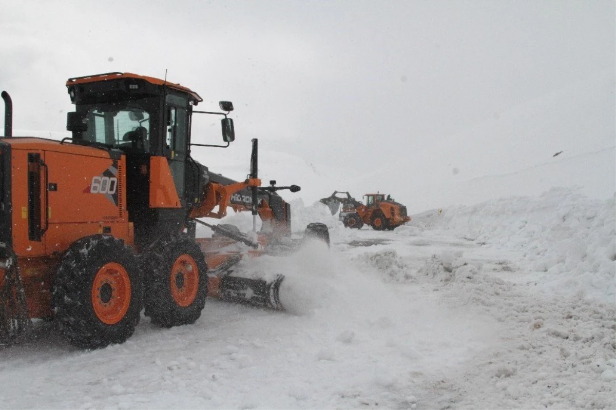 4 Aydır Kapalı Olan Ardahan-Ardanuç Yolu İçin Çalışmalar Başladı