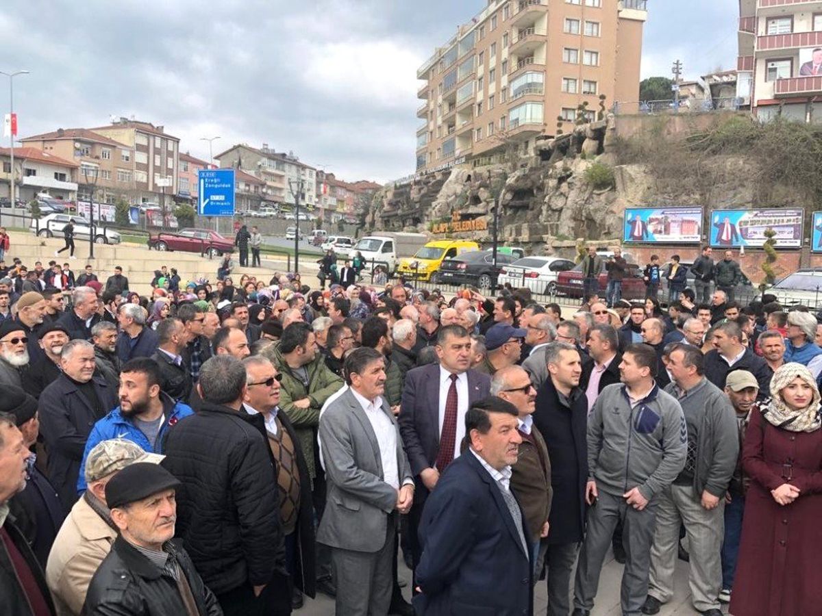 AK Parti Alaplı\'da 3 Bin Kişiyle Gövde Gösterisi Yaptı