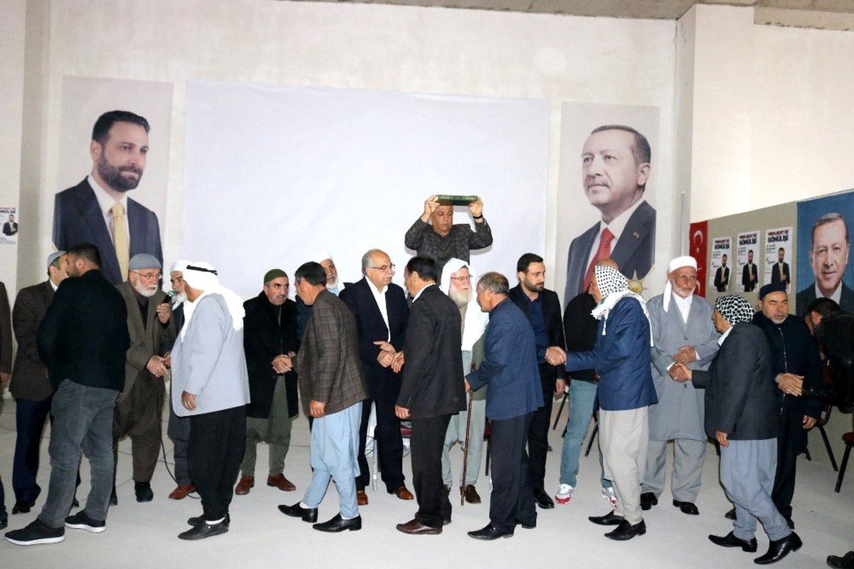 AK Parti Belediye Başkan Adayı Nasıranlı Kan Davalı Aileleri Barıştırdı
