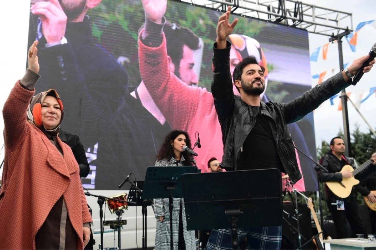 AK Parti Sancaktepe Belediye Başkan Adayı Döğücü, Konserde Eğlenen Gençlerle Buluştu