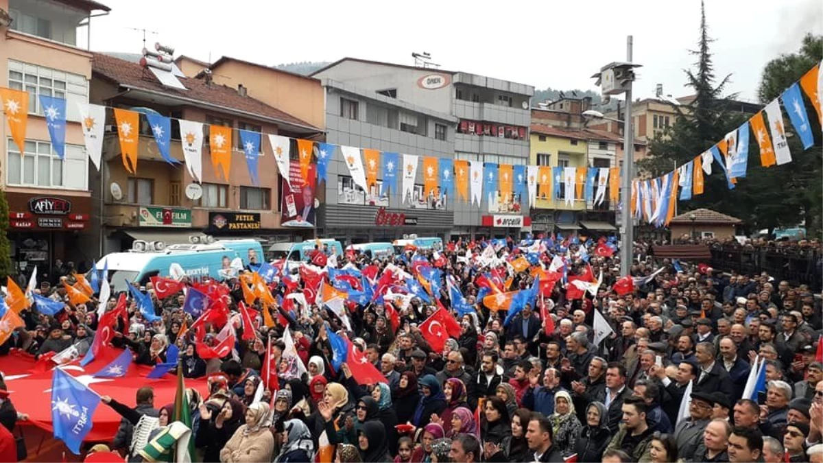 AK Parti Yenice\'de İlk Mitinginde Gövde Gösterisi Yaptı