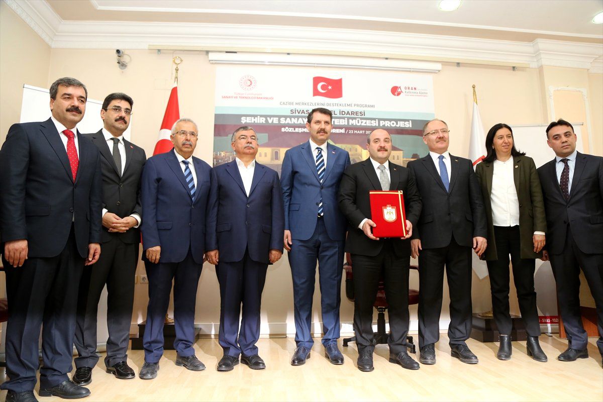 Akar, Genelkurmay Başkanı Orgeneral Güler ve Kara Kuvvetleri Komutanı Orgeneral Dündar, Suriye...