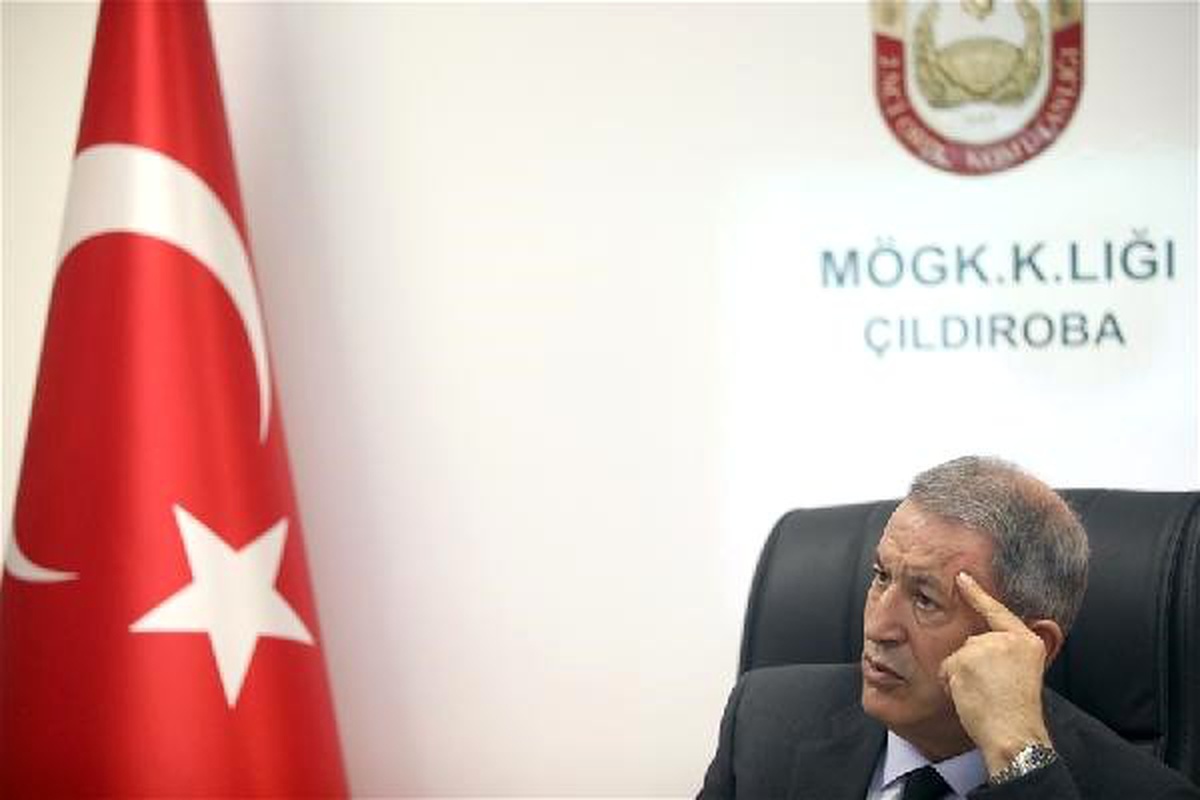 Bakan Akar ve Komutanlar Suriye Sınırında (2)