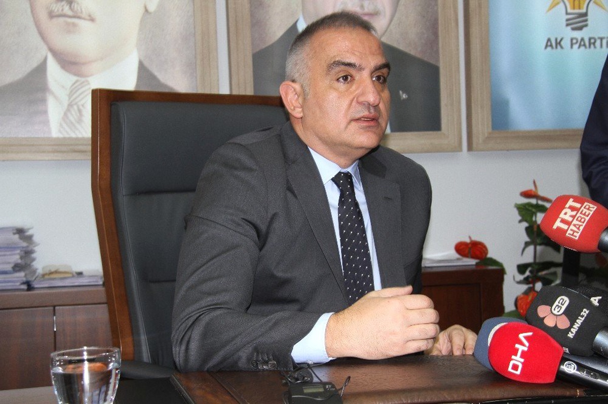 Bakan Ersoy: "Birkaç Dokunuşla Isparta Zaten Çok İyi Bir Yol Alabilir"