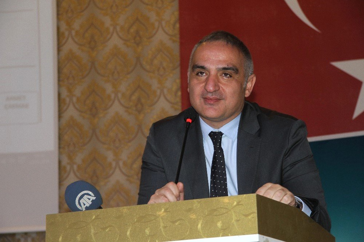Bakan Ersoy\'dan Partililerine Seçim Uyarısı: "Kaleyi Hiç Boş Bırakmayalım, Son Dakika Gölü...