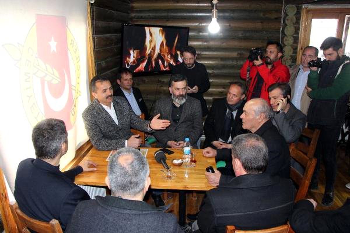 Bolu\'da AK Parti ve CHP\'liler Seçimlerde Birbirlerine Başarı Diledi