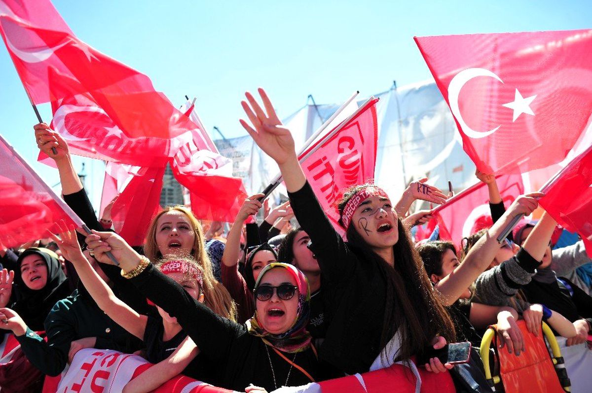Cumhur İttifakı\'nın Ortak Mitinginde Binlerce Vatandaş Alanı Doldurdu