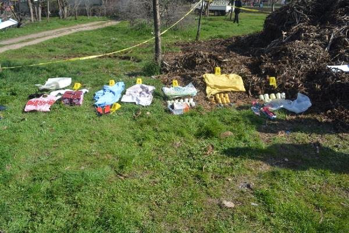 Diyarbakır\'da Toprağa Gömülü Patlayıcılar Ele Geçirildi