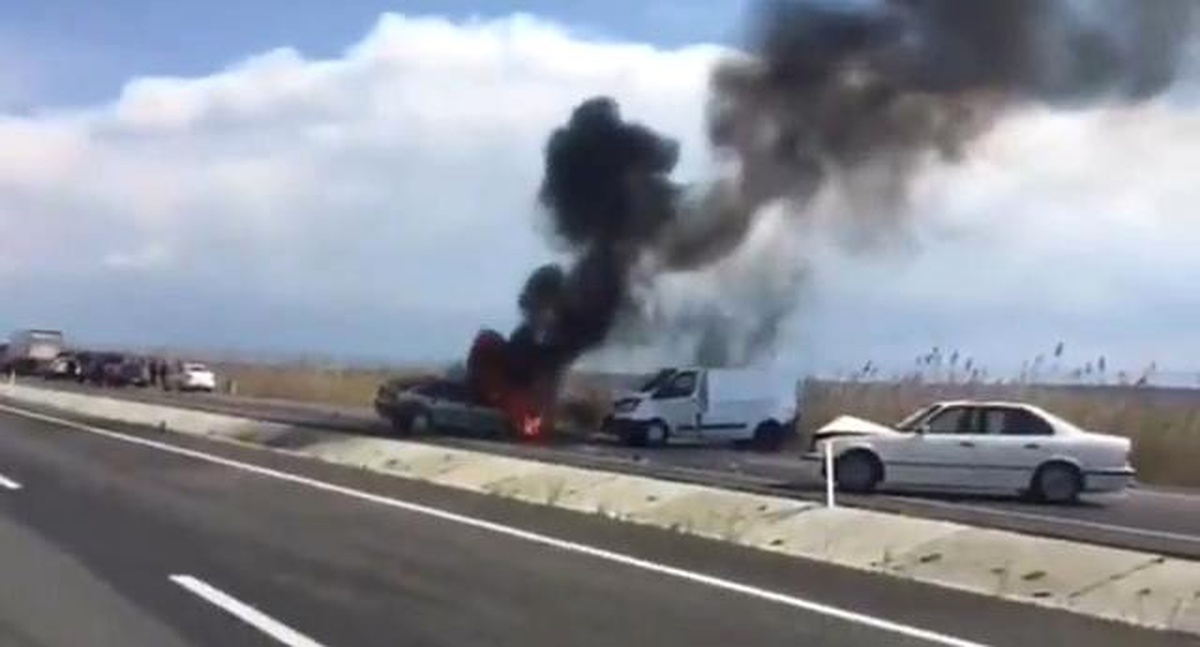 Diyarbakır\'da Zincirleme Trafik Kazası: 5 Yaralı