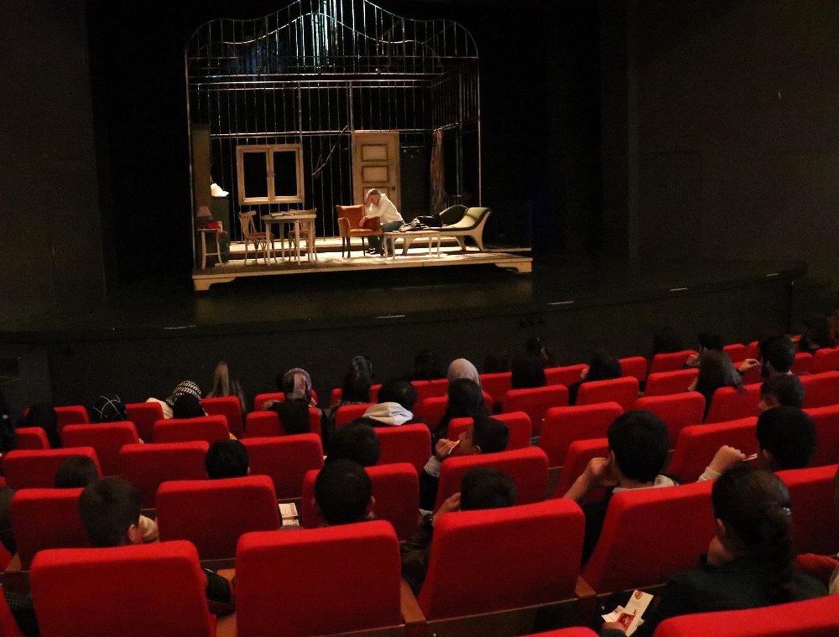 Gevaşlı Öğrenciler İlk Defa Tiyatro ile Tanıştılar