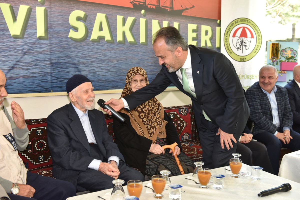 Huzurevinin Asırlık Çınarına Doğum Günü