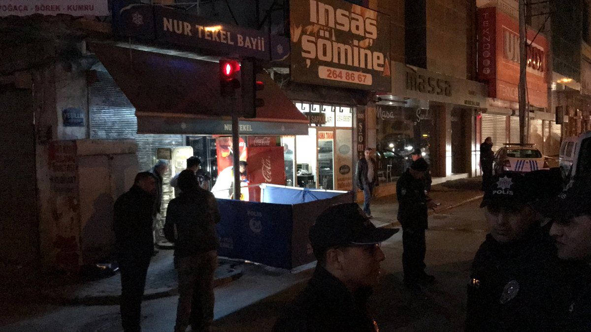 İzmir\'de Pompalı Tüfekle Saldırı: 1 Ölü