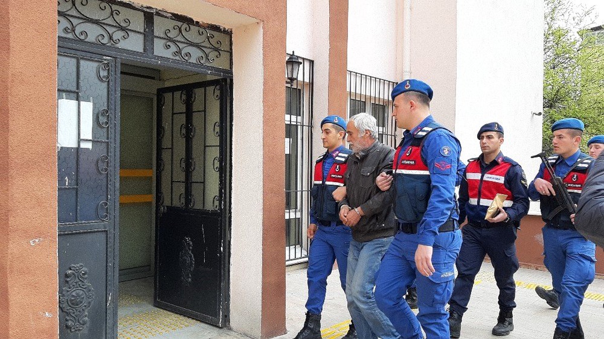 Jandarma Didik Didik Aradı, Katil Zanlısı Komşu Çıktı