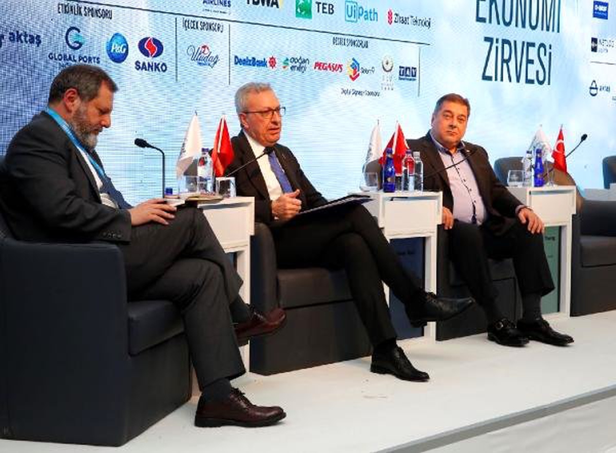 Katma Değerli Büyümenin Anahtarı Oturumunda \'İnovasyon ve Girişim\' Tartışıldı