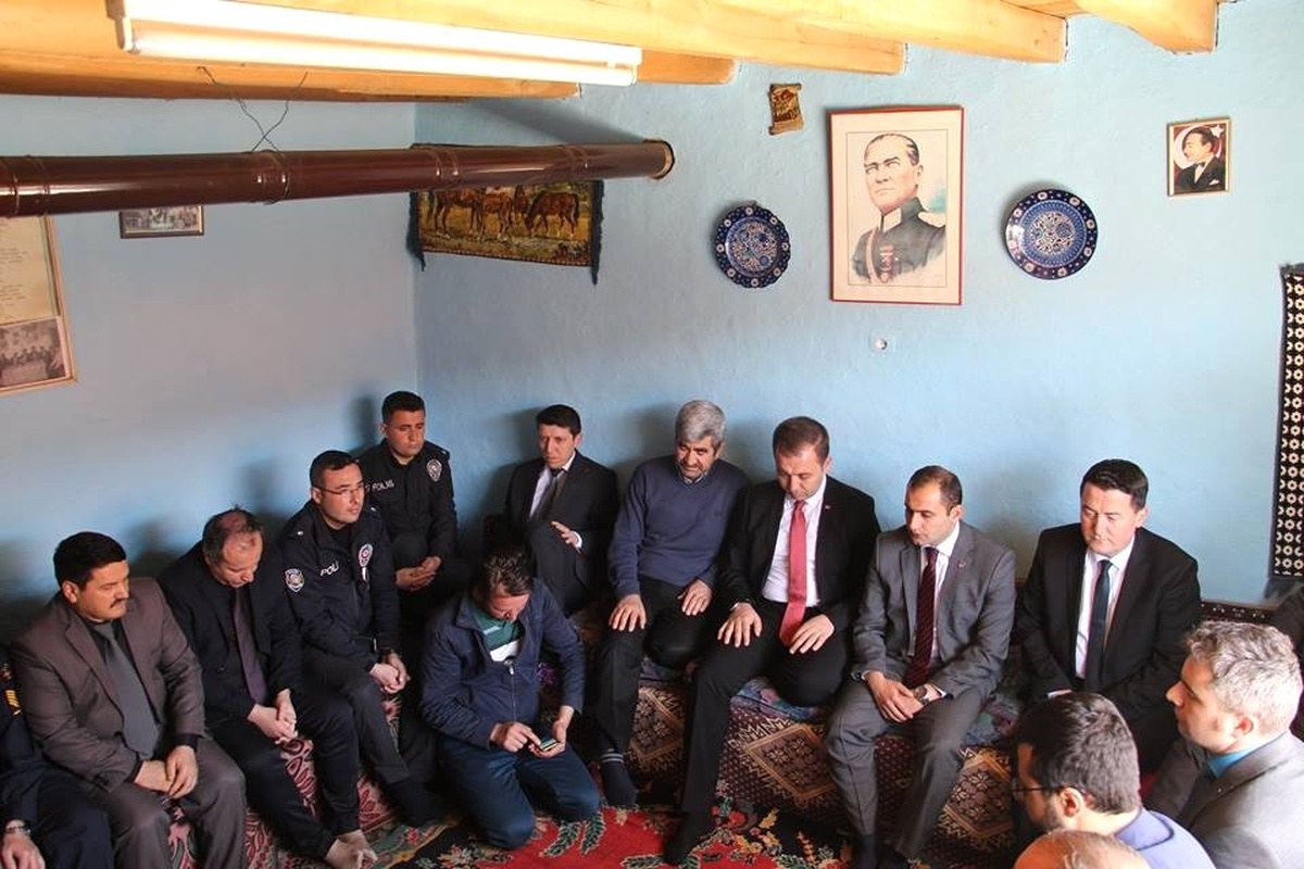 Kaymakamlardan Şehit Ailesine Ziyaret