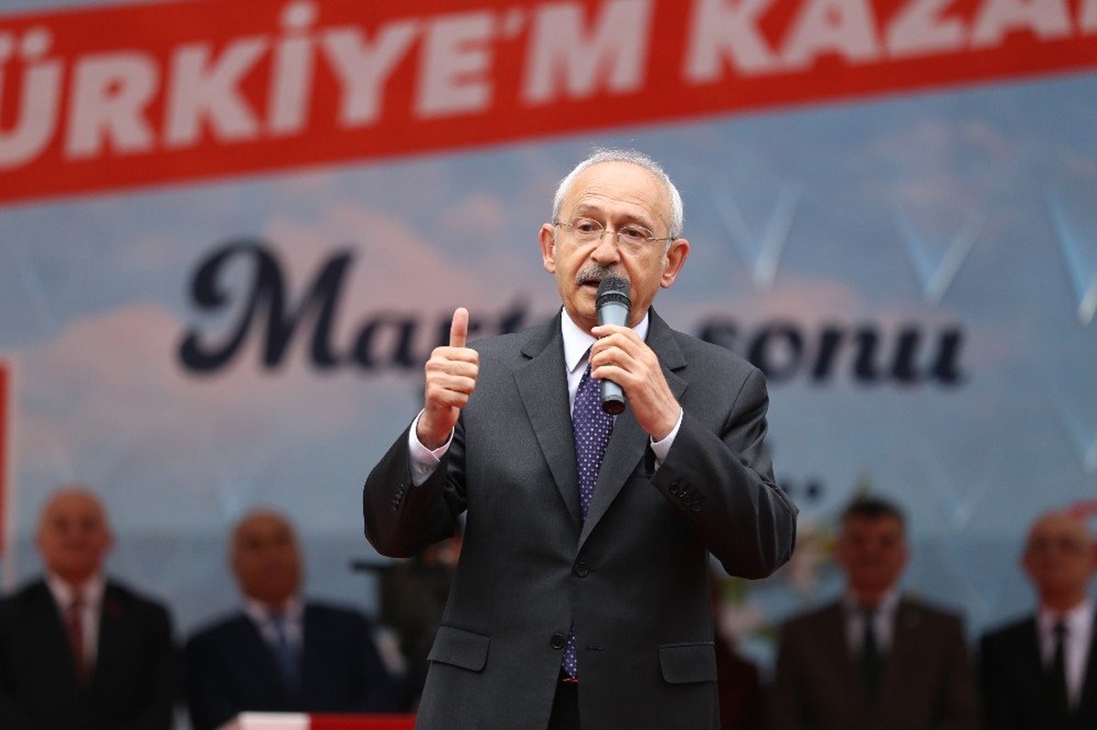 Kılıçdaroğlu, Artvinliler\'e En Büyük Üzüntüsünü Anlattı ve Belediyeyi Tekrar Geri İstedi