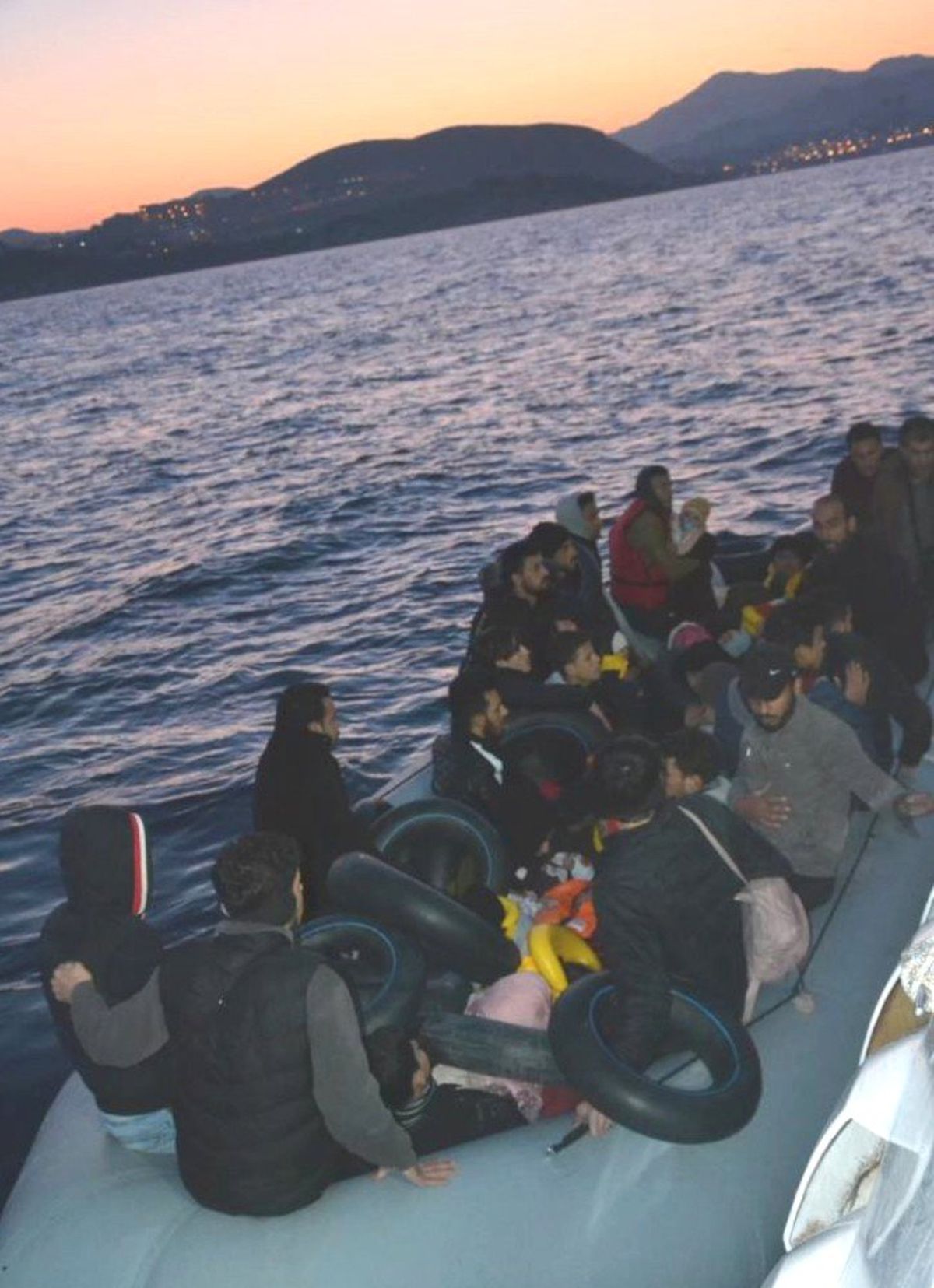 Kuşadası Körfezi\'nde Can Pazarı