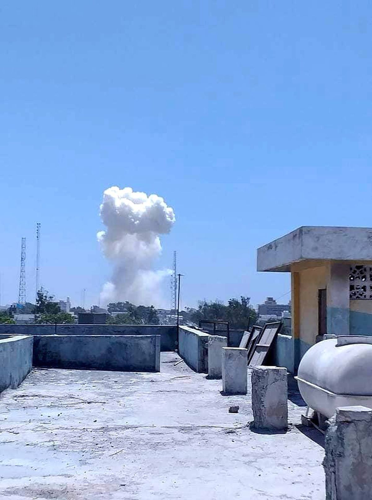 Mogadişu\'da Çifte Patlama: 2 Ölü