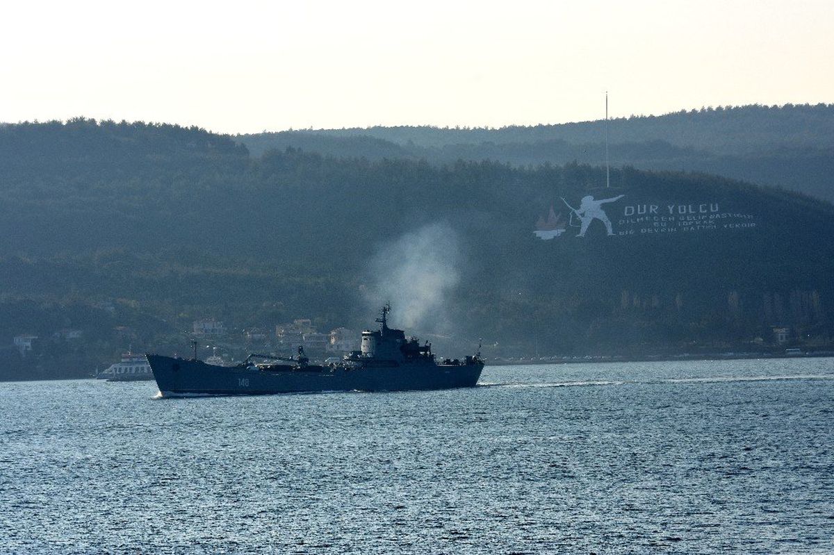Rus Savaş Gemisi Boğazdan Geçti