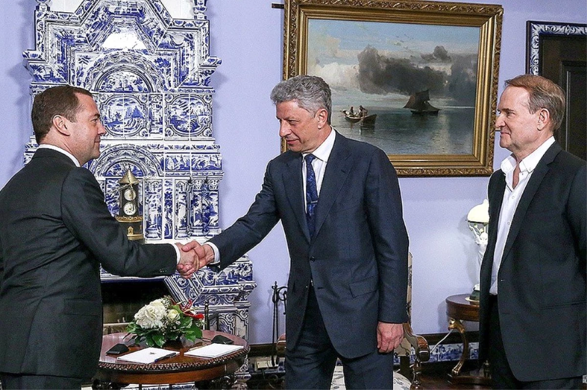 Rusya Başbakanı Medvedev, Ukraynalı Muhalif Lider Boyko ile Görüştü