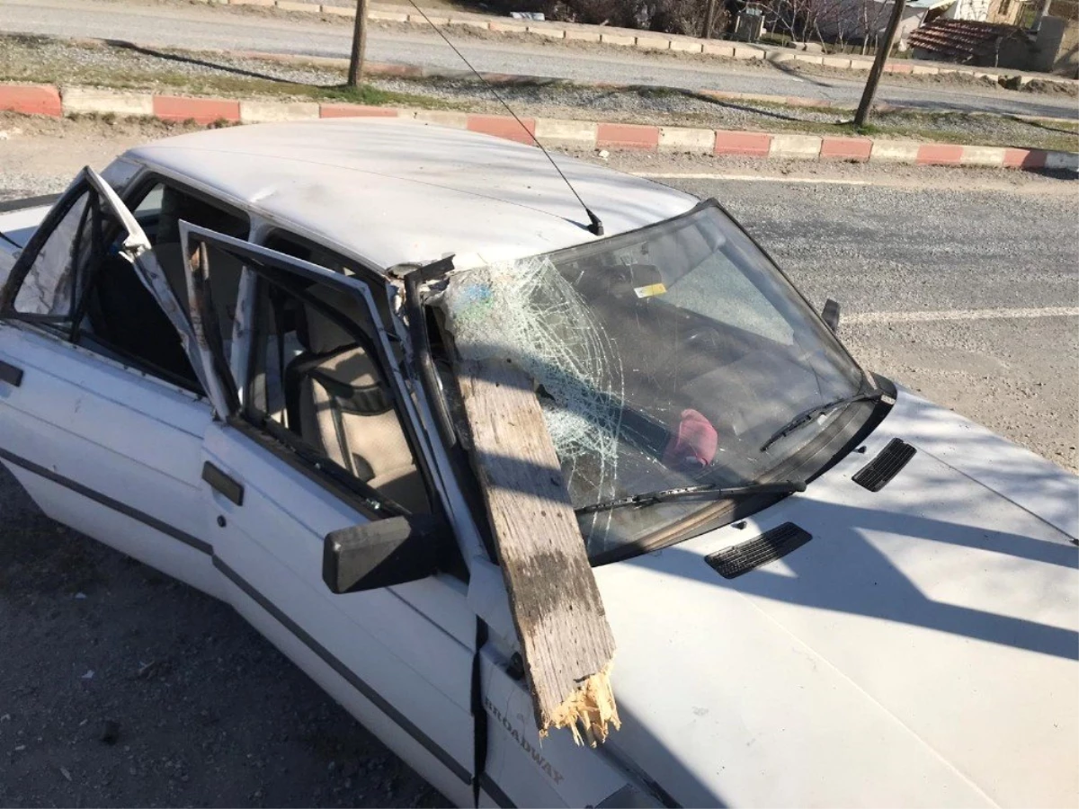 Sorgun\'da Trafik Kazası: 1\'ağır 6 Yaralı