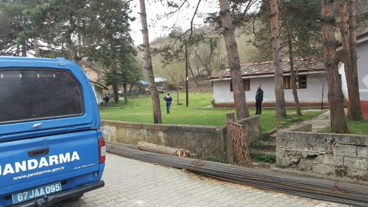 Tüfekle Oynarken 13 Yaşındaki Arkadaşını Yaraladı