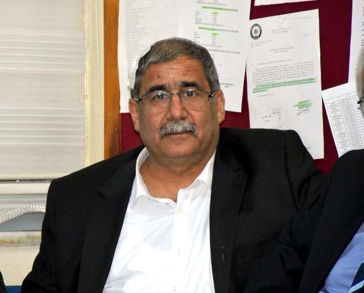 Adaylarla Yürürken Atılan Taş Başına İsabet Etti, 5 Dikiş Atıldı