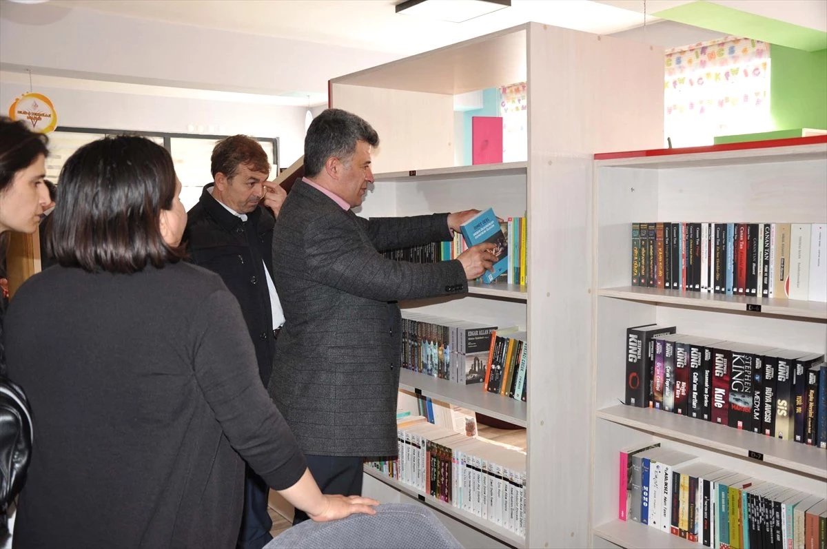 Agahefendi İlkokulu\'nda Kütüphane Açıldı
