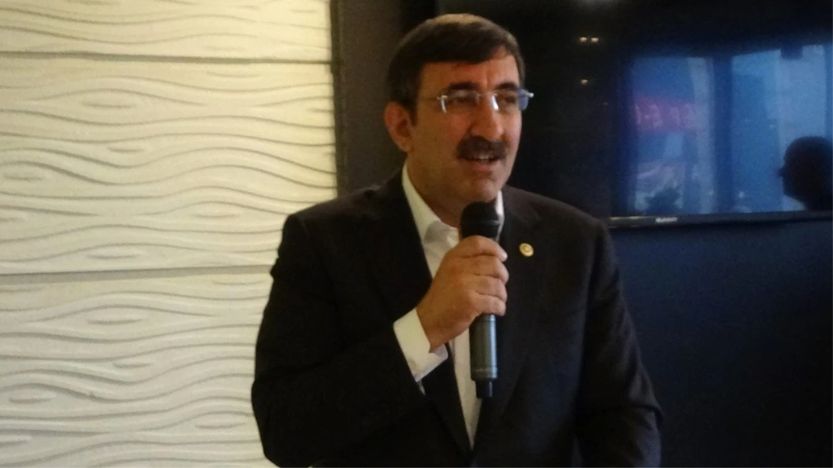 AK Parti\'li Yılmaz: "Birbirine Benzemez 4 Parti Bir Araya Gelmiş, Bir de Saklamaya Çalışıyorlar"