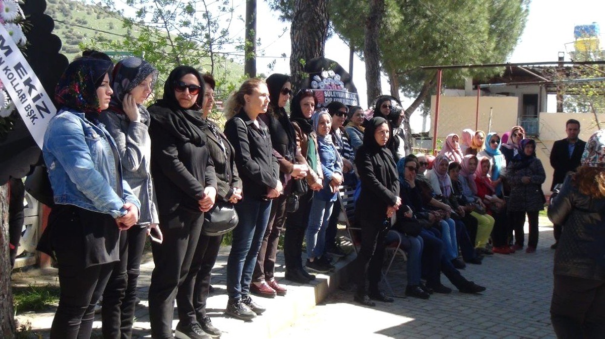 Aydınlı Kadınlar Zincirli Cinayeti Kınadı