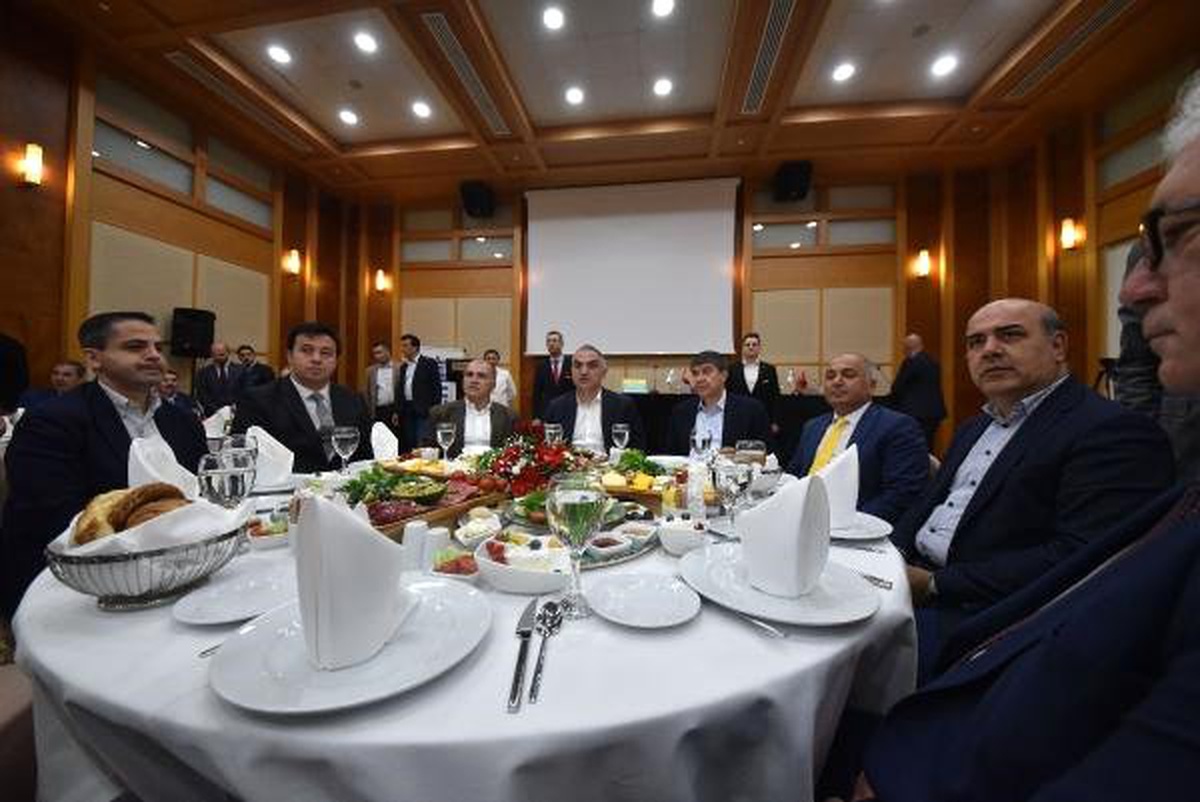 Bakan Ersoy: Türkiye Adına Düşünmemiz Gerekiyor